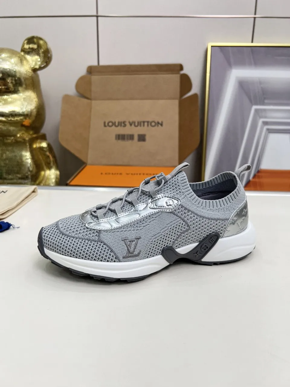 Men's Men's Shoes💰540 Men's and Women's LV Olym Men's Shoes💰ia sneakers are knitted technical fabric body with Monogram canvas trim, elastic laces and pull tabs for easy on and off, and light outsoles embellished with Monogram flowers for a comfortable and elastic wearing experience. Knitted technical fabric shoelaces, Louis Vuitton elements 35-45 (34*45*46* custom-made, non-refundable and non-exchangeable)